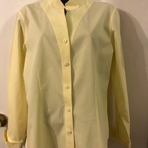 Ladies blouse by orvis 🎱